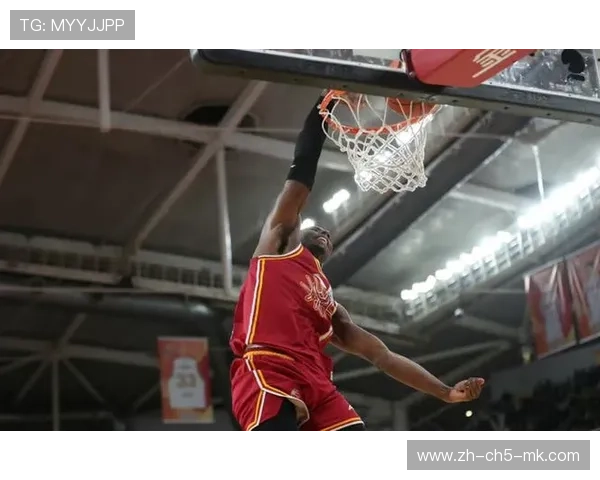 广东萨林杰关键中投得手，半场领先